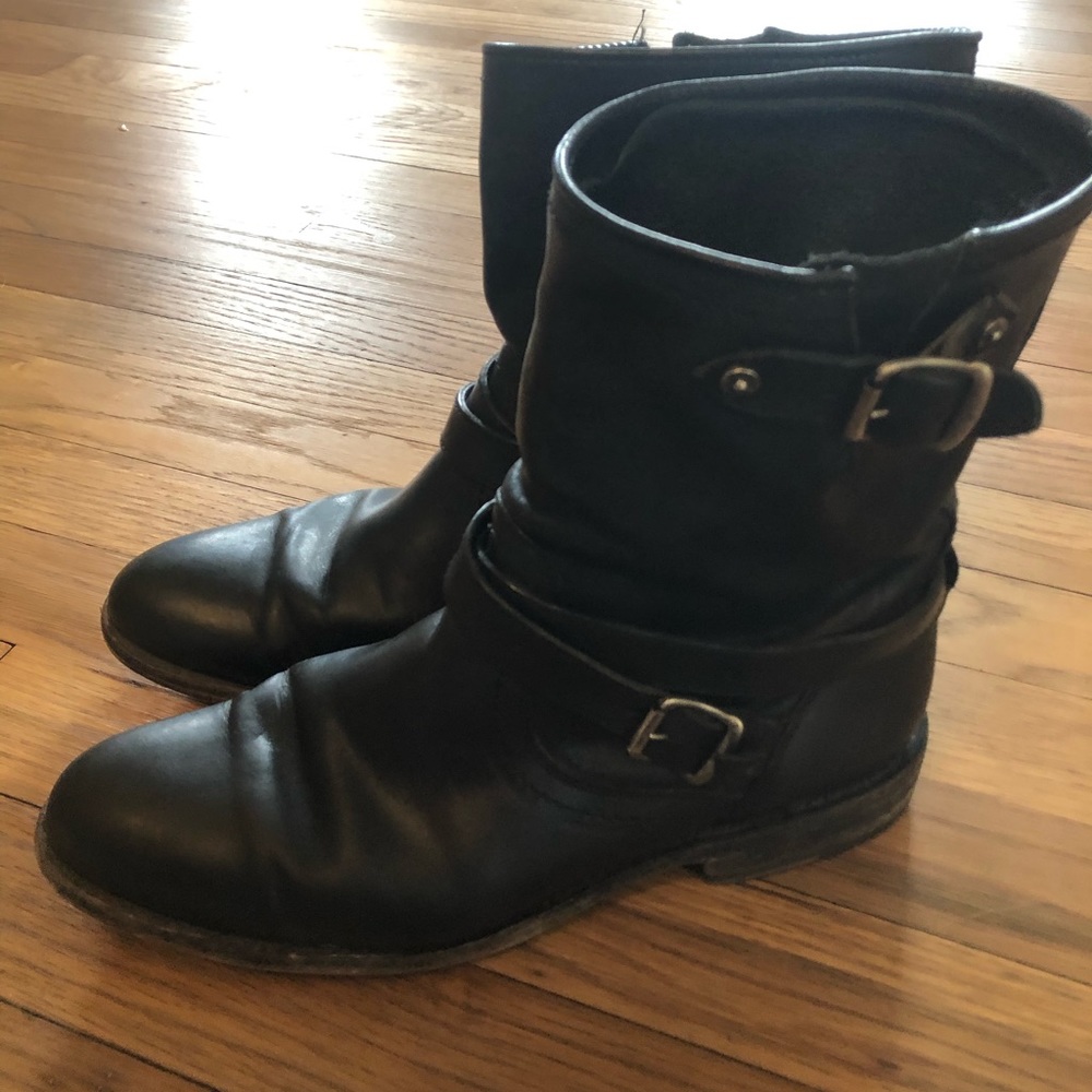 Frye Women’s Bootie ~ Size 9